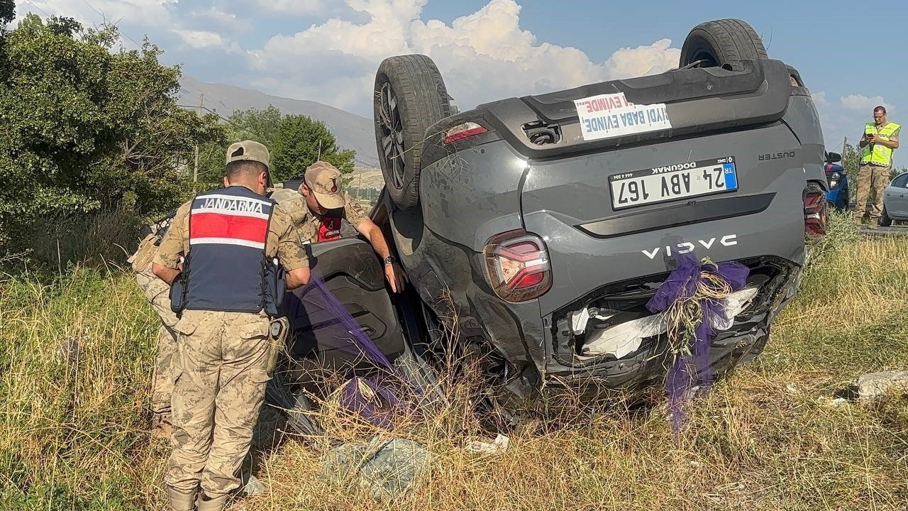 Nişan dönüşü Erzincan yolunda feci kaza: 1 ölü, 4 yaralı