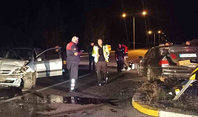 Erzincan'da trafik kazası: 2 yaralı