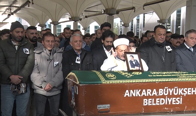 Şarkıcı Ankaralı Turgut, son yolculuğuna uğurlandı
