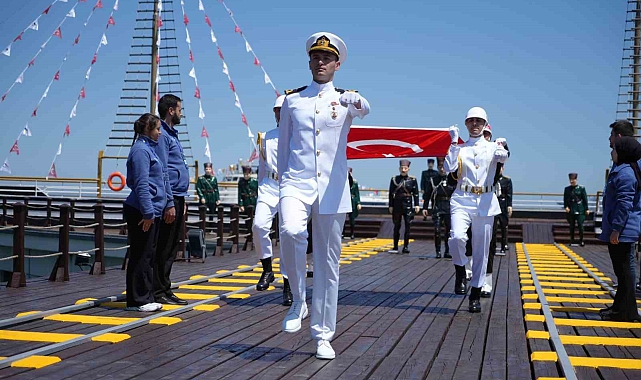 19 Mayıs Bayrak Devir Teslim Töreni