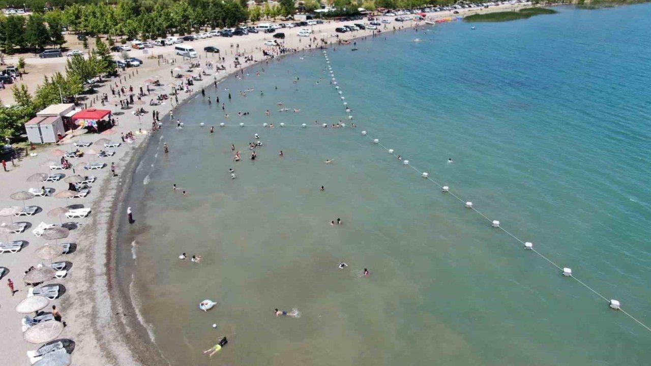 Yüzerken kalp krizi geçiren şahıs hayatını kaybetti
