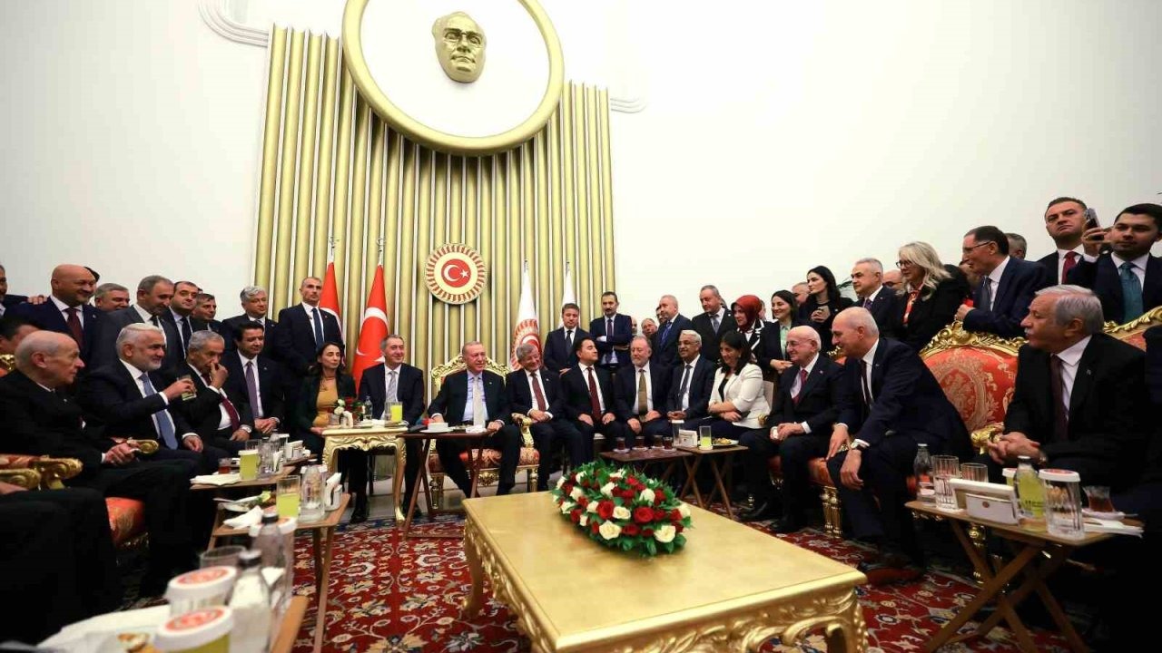 Cumhurbaşkanı Erdoğan, TBMM’de parti lideriyle buluştu