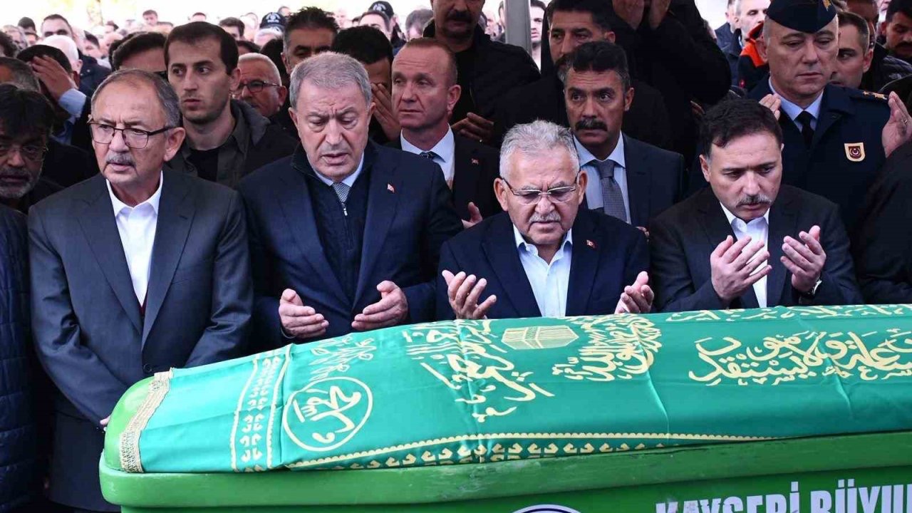 Başkan Büyükkılıçın ağabeyi Ramazan Büyükkılıç toprağa verildi