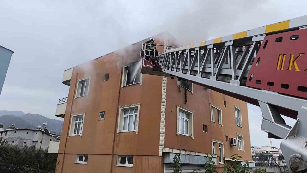 Dörtyol’da ev yangını