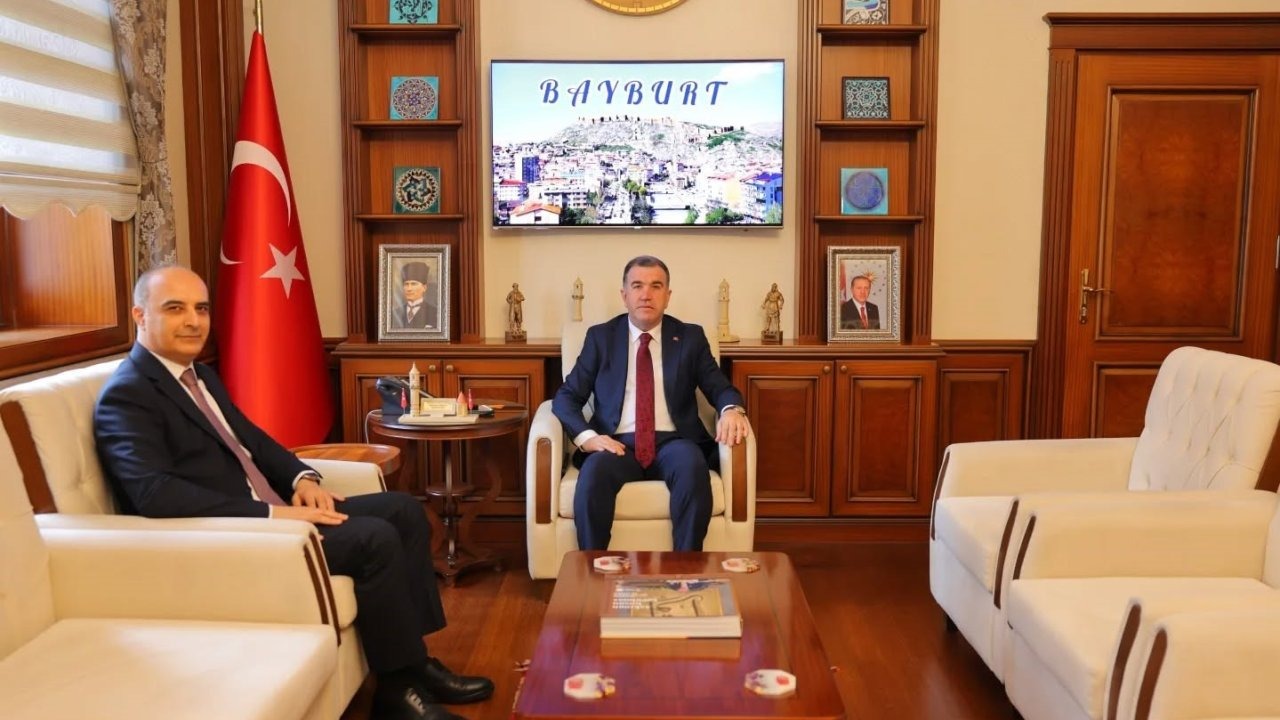 Bayburt’un yeni Defterdarı Hikmet Yıldız göreve başladı