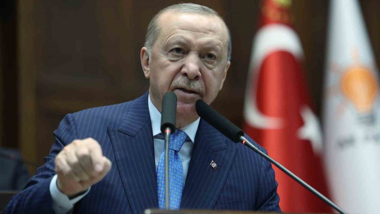 Cumhurbaşkanı Erdoğan: "Bayrağımıza uzanan o kirli elleri muhakkak bulacak, bunun hesabını o hainlerden mutlaka soracağız"