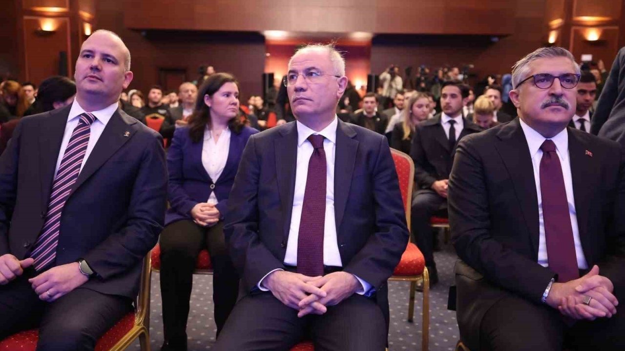 AK Parti Genel Başkanvekili Ala: "Toplumu yönetmek için toplumun verilerini alıyorlar"