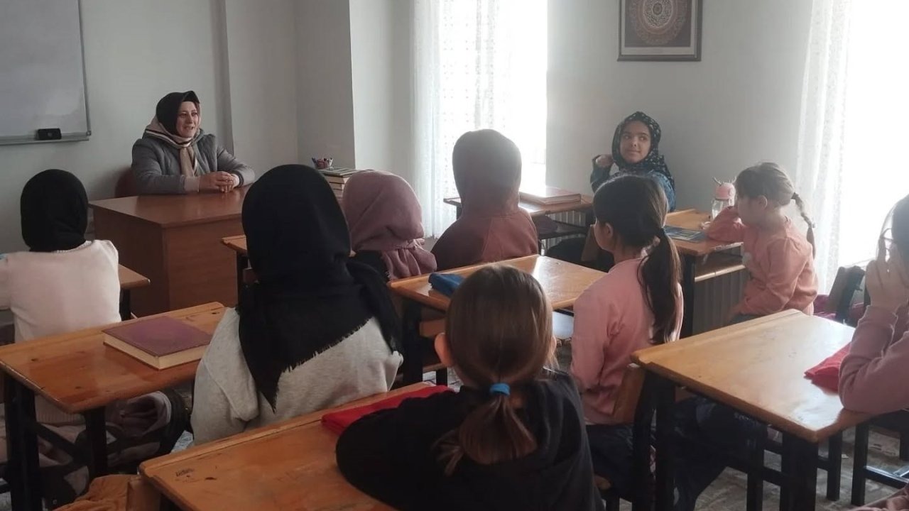 İlkokul öğrencilerine ramazan ayının önemi anlatıldı