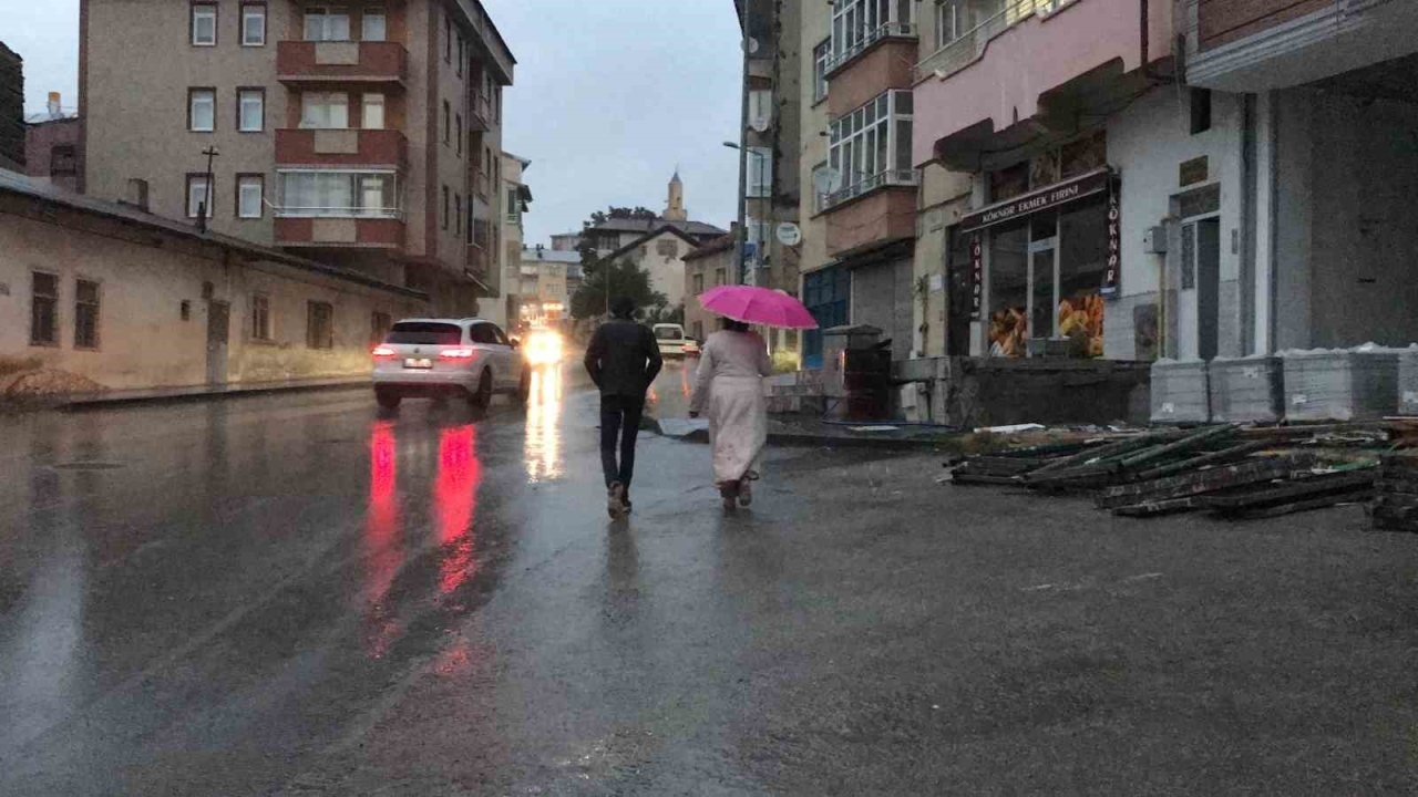Akşam saatlerinde yağış bekleniyor