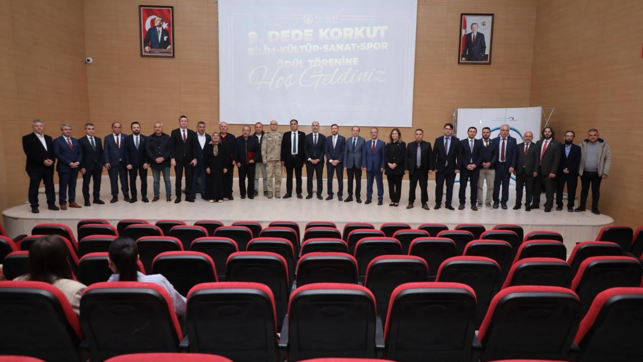 Dede Korkut bilim, kültür, sanat ve spor ödülleri sahiplerini buldu