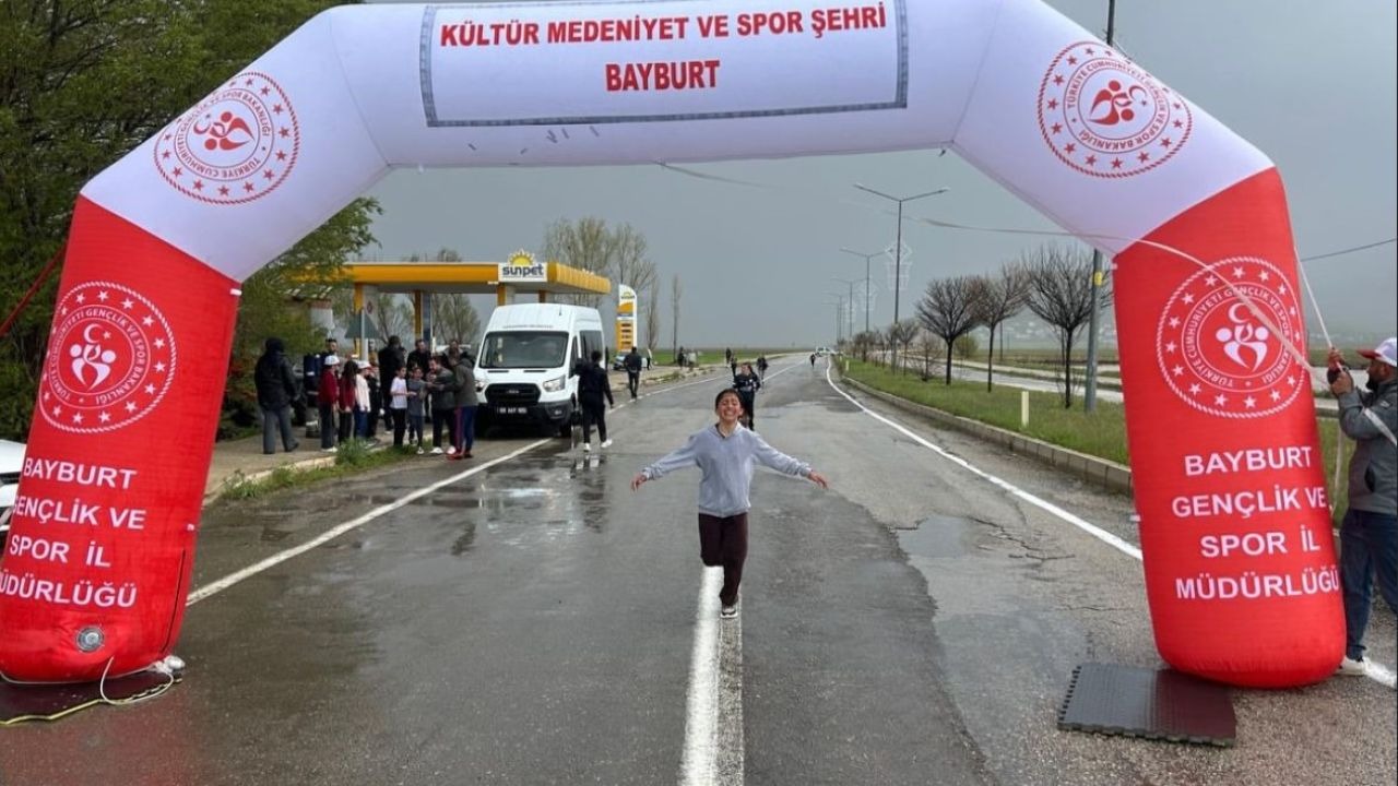 Demirözü’nde gençlik koşusu