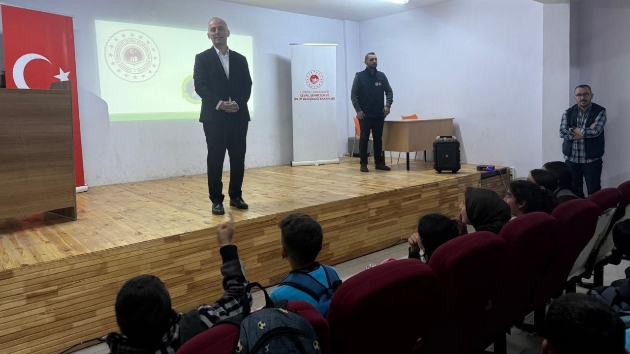Demirözü’nde sıfır atık bilgilendirmesi