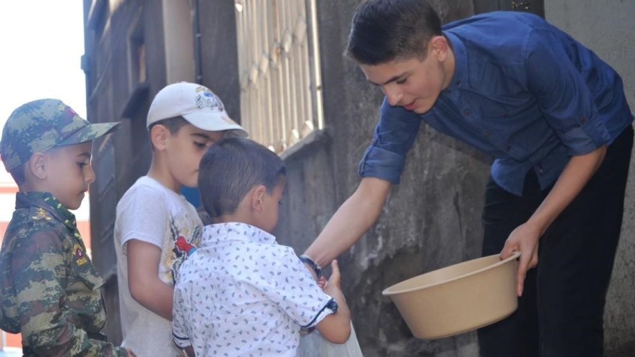 Erzurum’da "arafalık" geleneği sürüyor