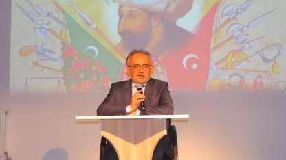 Gençlere dijital çağ uyarısı: "Kendinizi ifade ederken sınırlarınızı koruyun"