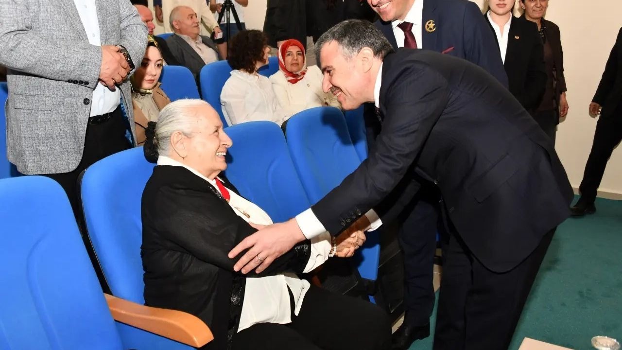 Kazım Karabekir’in kızı Gümüşhane’de gençlerle buluştu