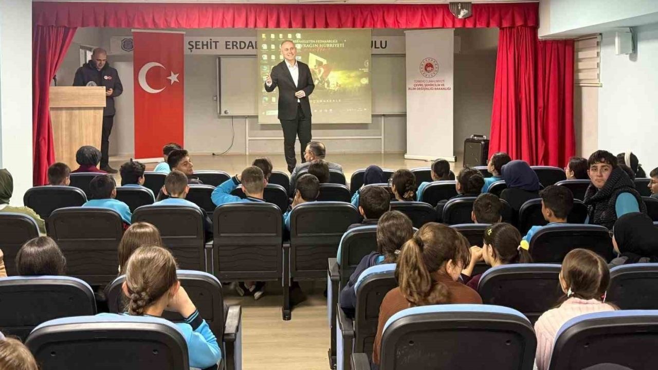Öğrencilere sıfır atık ve çevre bilinci anlatıldı