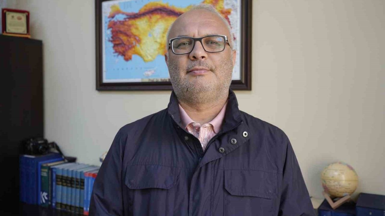 Prof. Dr. Nafiz Maden: "Mavi Vatan Yasası Türkiye’nin denizlerdeki haklarını güçlendirecek"