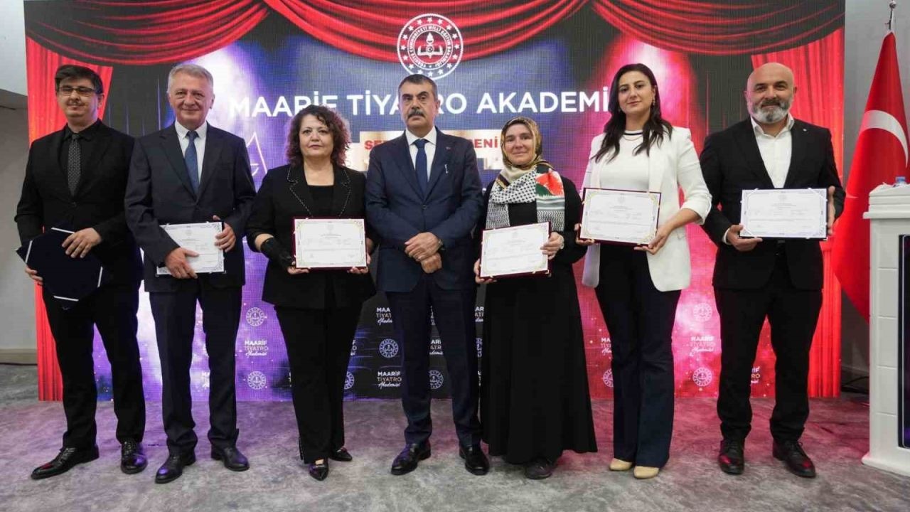 Bakan Tekin: "Sanatı eğitim süreçlerinin ayrılmaz bir parçası olarak görüyoruz"