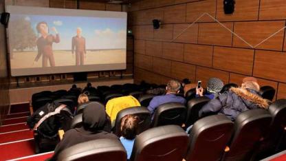 Sinema ve tiyatrodan uzağız!