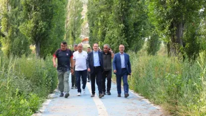 Bayburt’ta doğa yürüyüşü ve fidan dikimi yapıldı