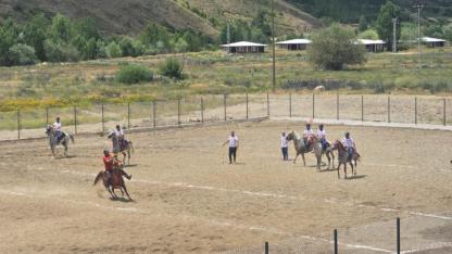 Çoruh Atlı finalde, gözler B grubunda!