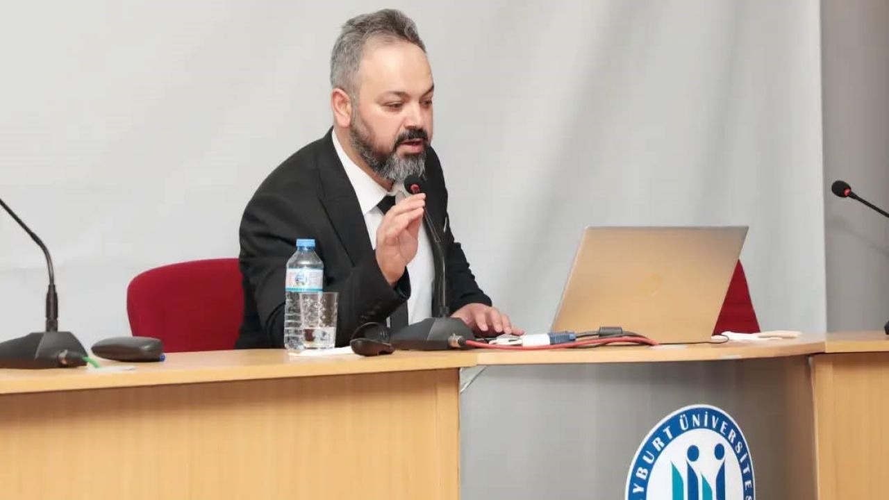 ‘Direnişten Dirilişe’ konferansında darbeler ele alındı
