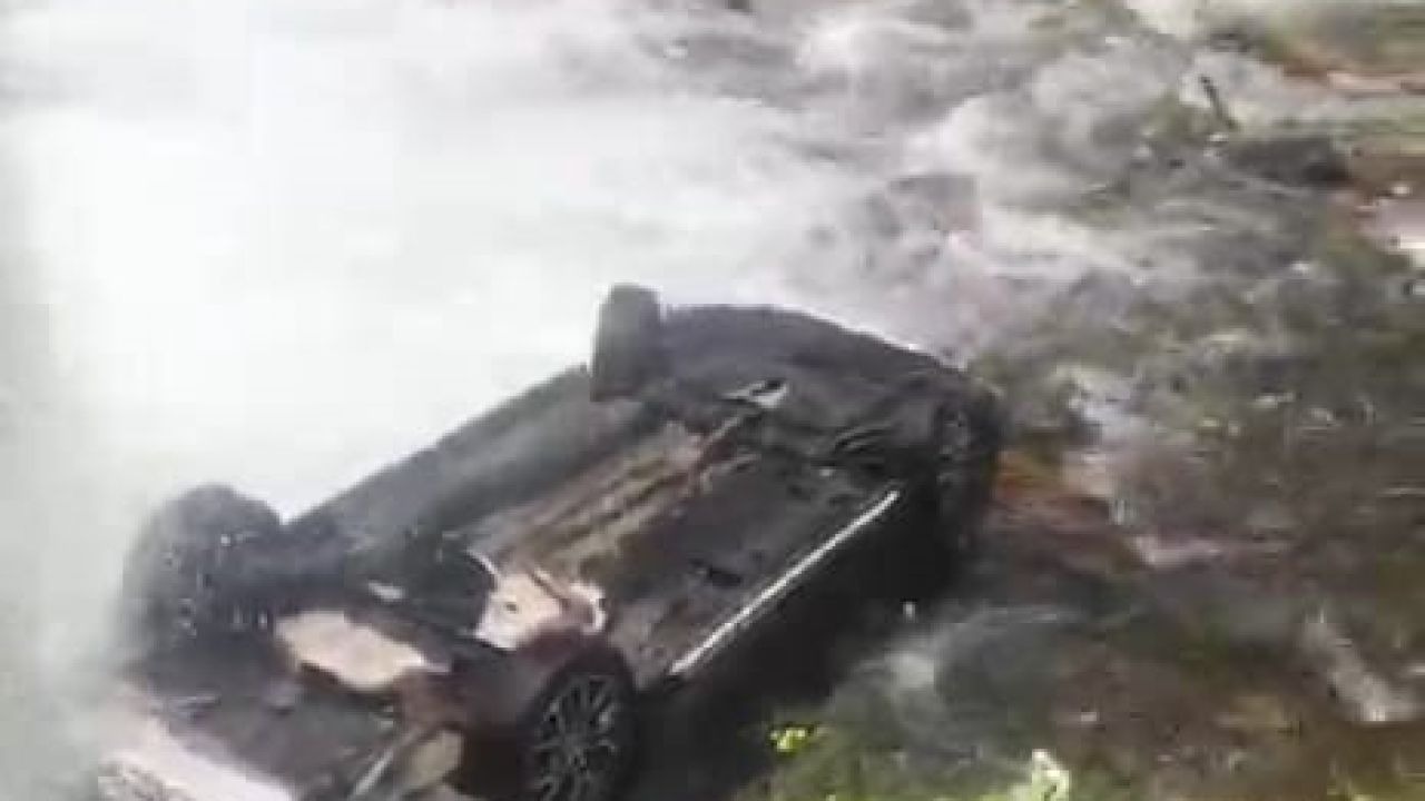 Uzungöl’de araç şelaleye uçtu: 1 yaralı